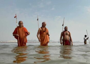 मौनी अमावस्या पर शंकराचार्यों सहित प्रमुख संतों ने किया अमृत स्नान