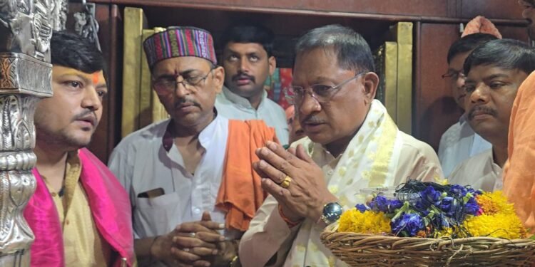 ‘काशी के कोतवाल’ श्री काल भैरव जी के दरबार में मुख्यमंत्री विष्णुदेव साय ने की पूजा-अर्चना