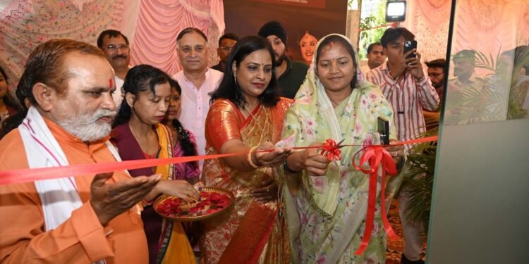 तन्वी लूम्स शोरूम का रायपुर में शुभारंभ, भारतीय सांस्कृतिक धरोहर के साथ आधुनिक फैशन का पूरा कलेक्शन