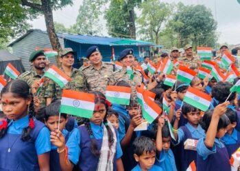 तिरंगे से सजा बस्तर: पहली बार 29 गांवों में लहराया राष्ट्रीय ध्वज