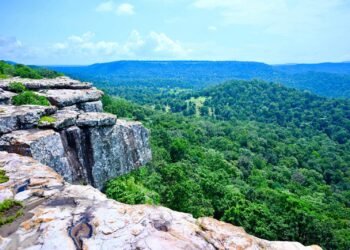 कांकेर जिले में नया पर्यटन केन्द्र बनकर उभर रहा ‘धारपारूम’