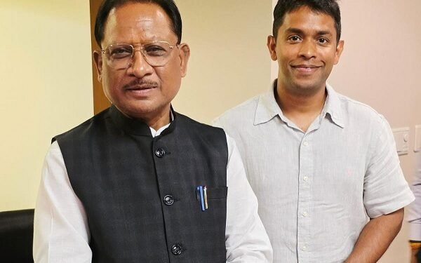 टोक्यो में बस्तर के होनहार अविनाश तिवारी से मिले मुख्यमंत्री विष्णुदेव साय