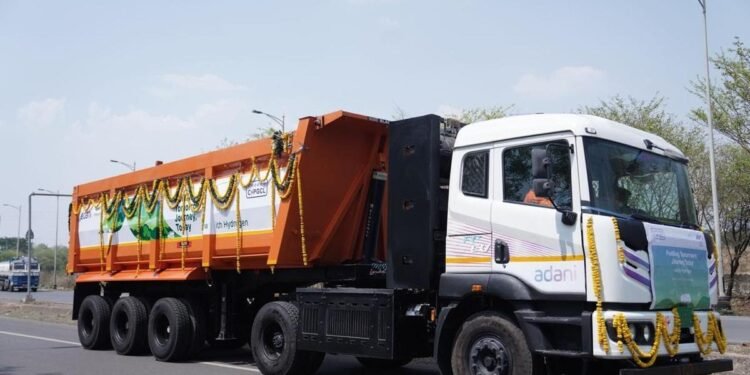 अदाणी एंटरप्राइज़ेज़ को मिला पर्यावरणीय सम्मान, खनन में हाइड्रोजन ट्रक के उपयोग की सराहना