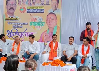 इंपीरियल हाइट्स कबीरनगर में रंगमंच निर्माण का भूमिपूजन, विधायक मोतीलाल ने रखी आधारशिला