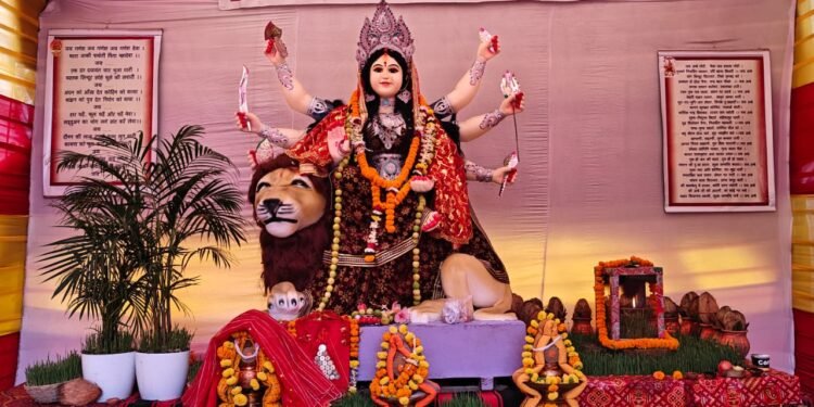 मां आदिशक्ति महिला मंडल द्वारा दुर्गा उत्सव का भव्य आयोजन, हवन सम्पन्न, कन्या पूजन व भंडारा कल