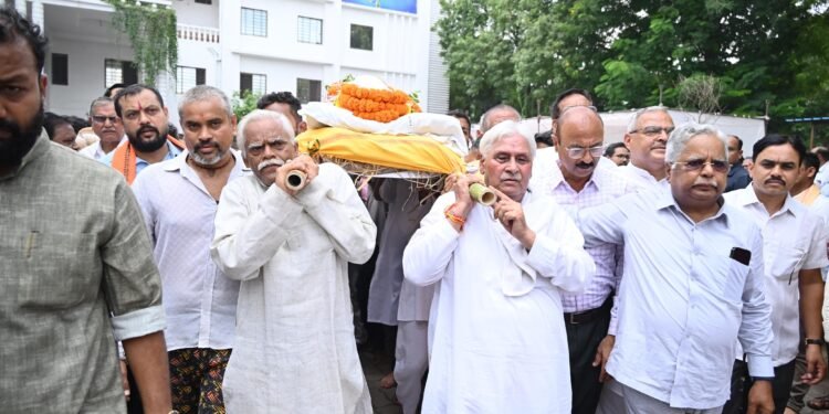 संघ के वरिष्ठ प्रचारक श्री शांताराम को अंतिम विदाई, जनसैलाब ने दी भावभीनी श्रद्धांजलि