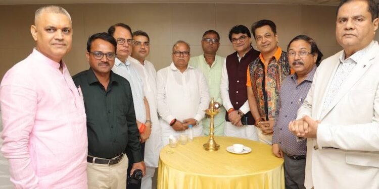 “सिर्फ प्रतापगढ़ परिवार” का छठवां स्नेह सम्मेलन: प्रवासी प्रतापगढ़वासियों की एकता और संस्कृति का अद्भुत संगम