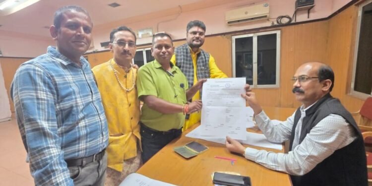 रायपुर प्रेस क्लब चुनाव 2025-26 : नामांकन प्रक्रिया शुरू, पहले दिन 10 उम्मीदवारों ने खरीदे फॉर्म