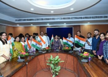 कृषि महाविद्यालय, रायपुर में ‘वंदे मातरम’ के 150वें वर्ष का सीधा प्रसारण, देशभक्ति से गूंजा परिसर