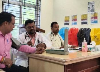 केटीयू में हुआ एकदिवसीय स्वास्थ्य शिविर, 100 से अधिक शिक्षकों व विद्यार्थियों ने करवाई जांच