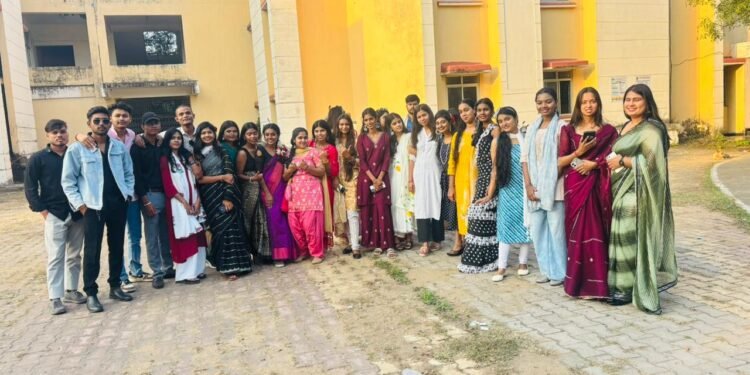 केटीयू के “तरंग 2025” के दूसरे दिन रेट्रो और बॉलीवुड थीम की चमक