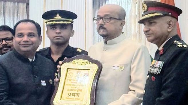 रायपुर झंडा दिवस कोष में अव्वल, कलेक्टर गौरव सिंह को राज्यपाल का सम्मान