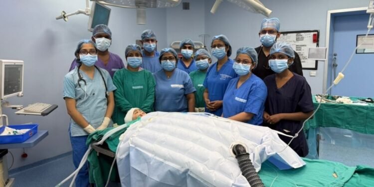 एम्स डॉक्टरों की सफलता, मासूम की लौटाई सुनने की क्षमता