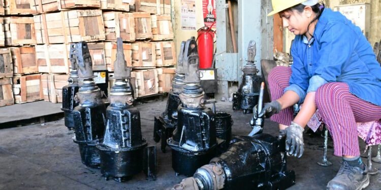 अंतर्राष्ट्रीय महिला दिवस पर दक्षिण पूर्व मध्य रेलवे की महिलाओं को सलाम