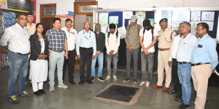 रायपुर रेल मंडल ने डुप्लीकेट एमएसटी टिकट बनाने वाले छात्रों को पकड़ा