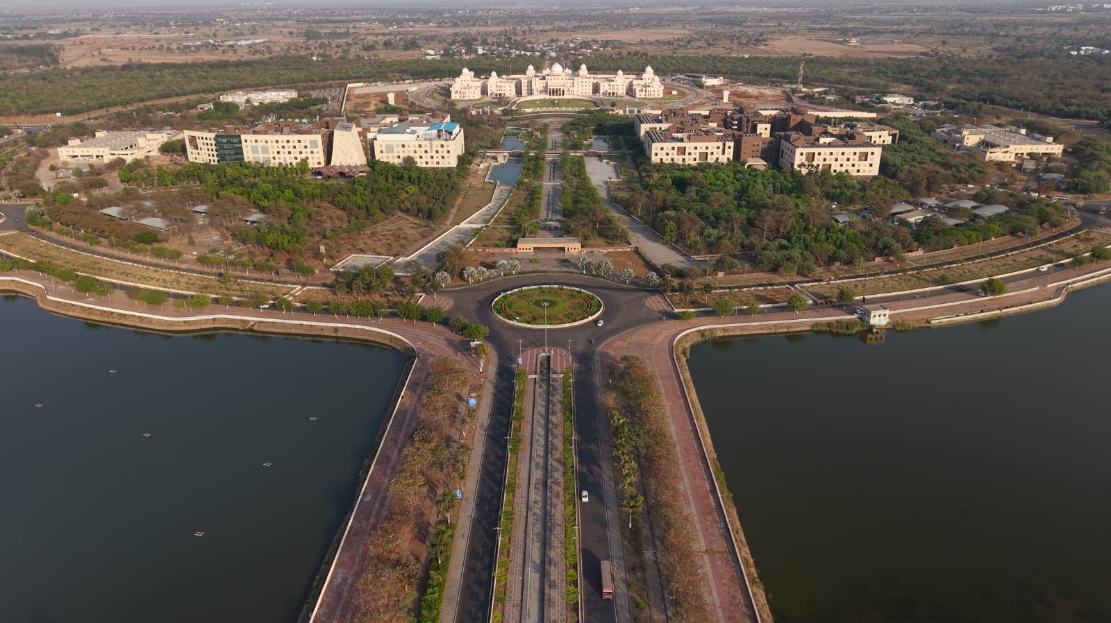 नवा रायपुर में औद्योगिक निवेश से रोजगार के नए अवसरों की राह मजबूत