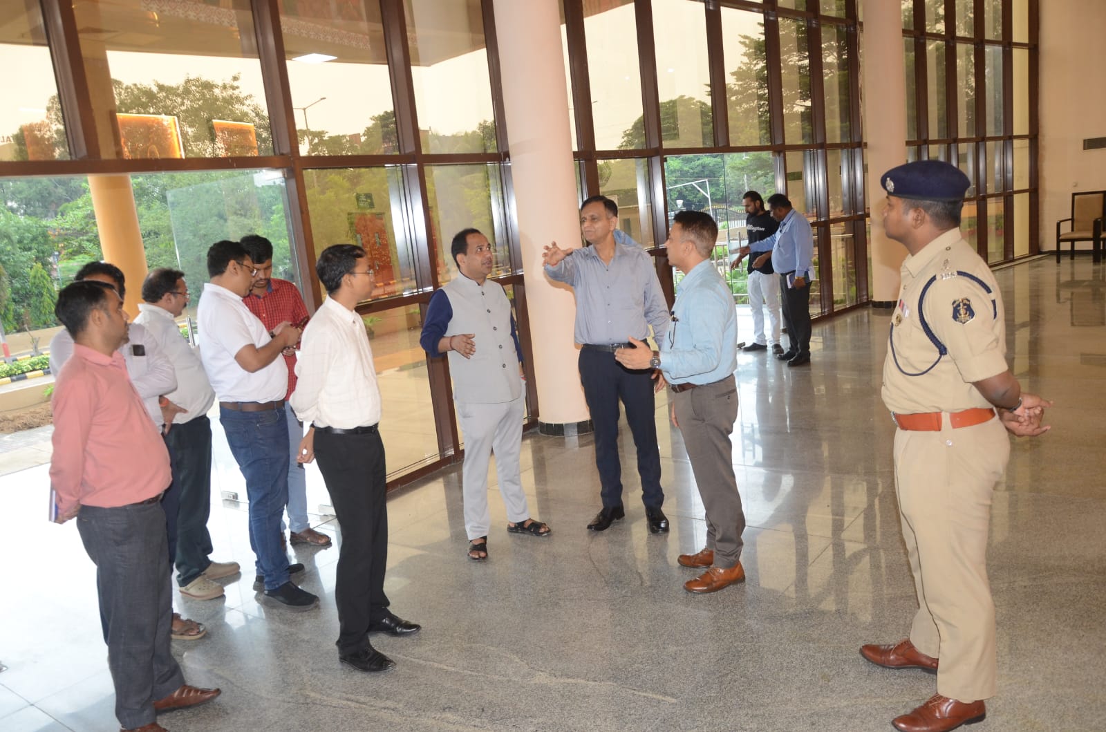 रायपुर कलेक्टर डॉ गौरव ने एम्स पहुंचकर तैयारियों का लिया जायजा, सभी व्यवस्थाएं तय प्रोटोकॉल के अनुसार सुनिश्चित करने के दिए निर्देश
