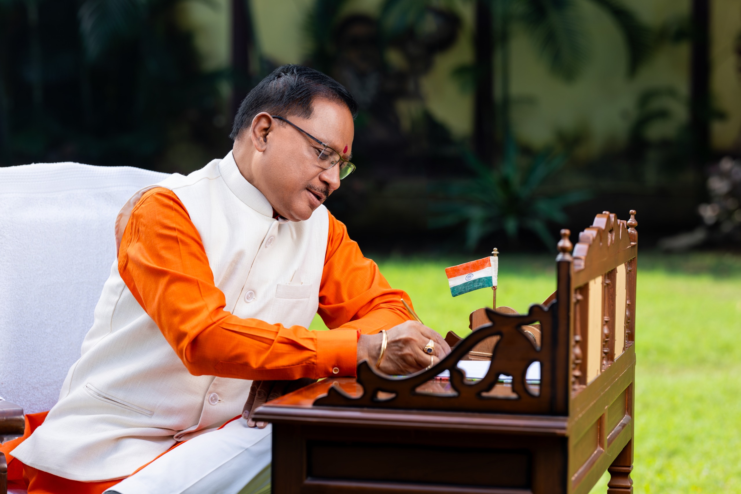 शिक्षक दिवस पर मुख्यमंत्री साय का गुरुजनों के नाम आत्मीय पत्र कहा- परिस्थितियां किसी बच्चे के सपनों की सीमा तय न करें, अभाव में पीछे छूट रहे बच्चों का हाथ थामें शिक्षक