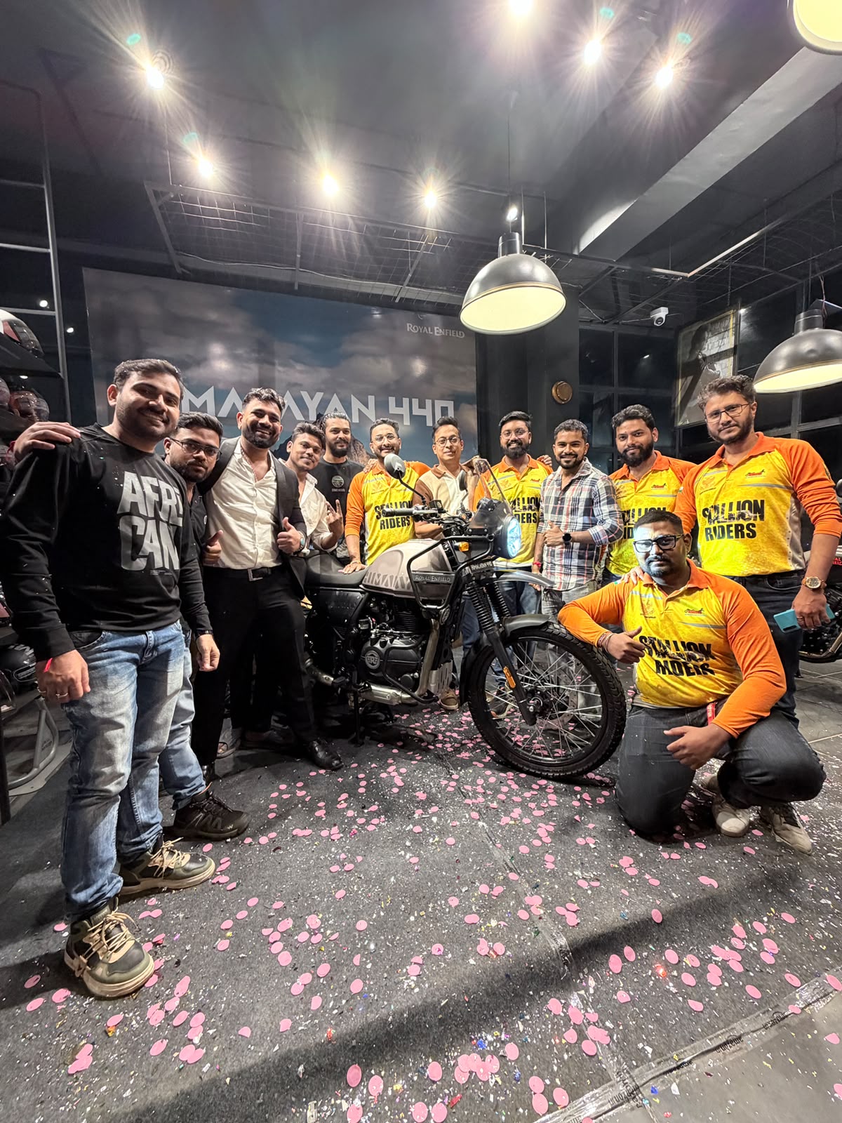टाटीबंध के सिक्स्थ गियर रॉयल एनफील्ड शोरूम में नई हिमालयन 440 का भव्य अनावरण, ₹2.29 लाख से शुरू कीमत